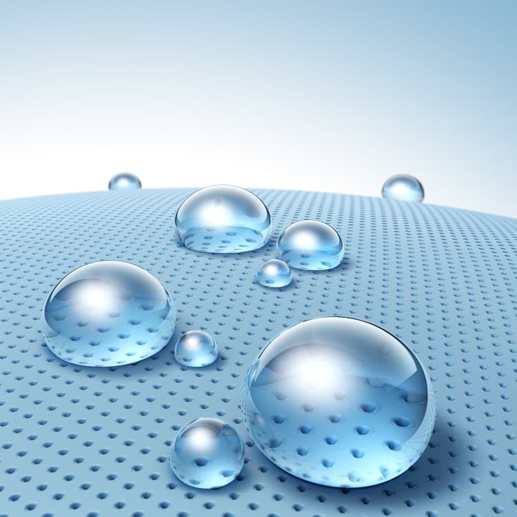 Wassertropfen auf hydrophober Fläche