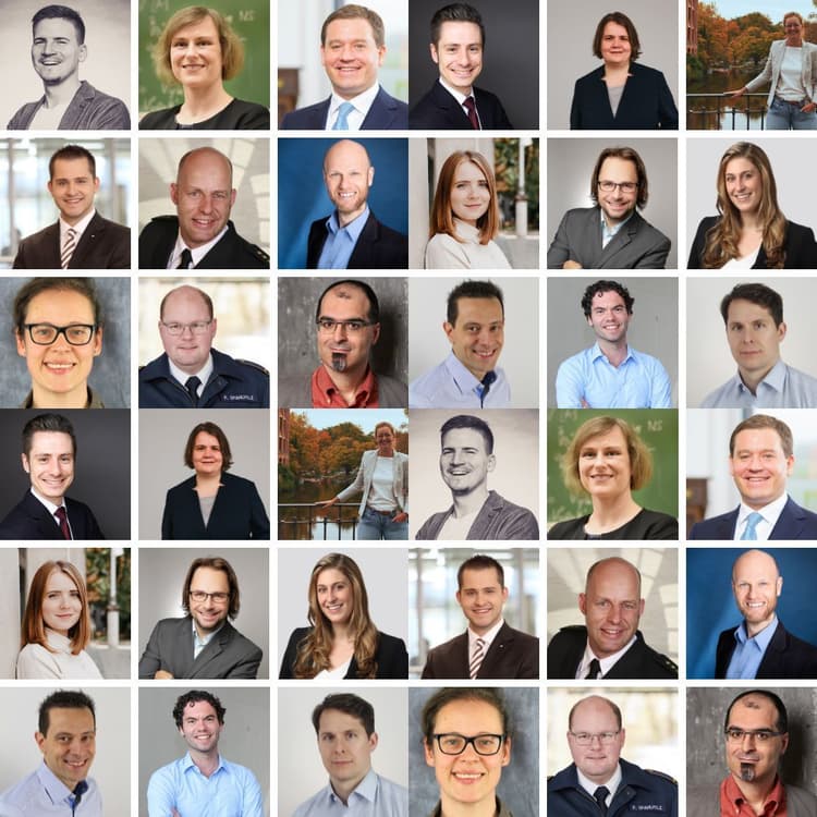Porträts verschiedener Personen in beruflicher Kleidung, darunter Anzüge, Blusen und Hemden, in einem Raster angeordnet.