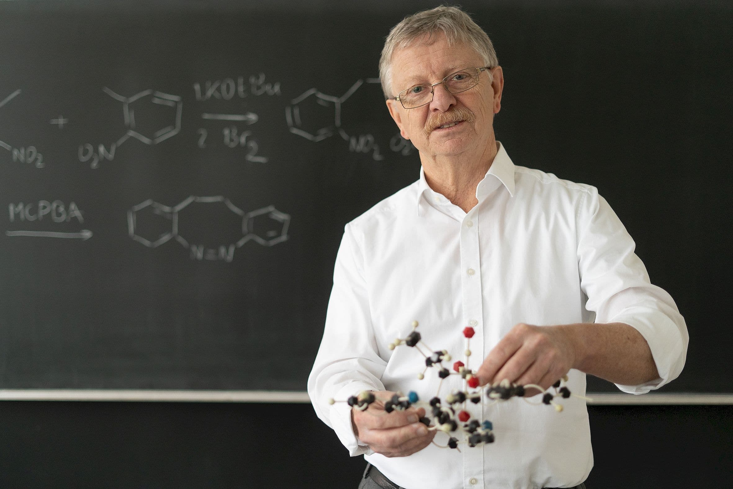 Professor Dr. Rainer Herges (Foto: Katharina Rose/www.businessfotokiel.com)