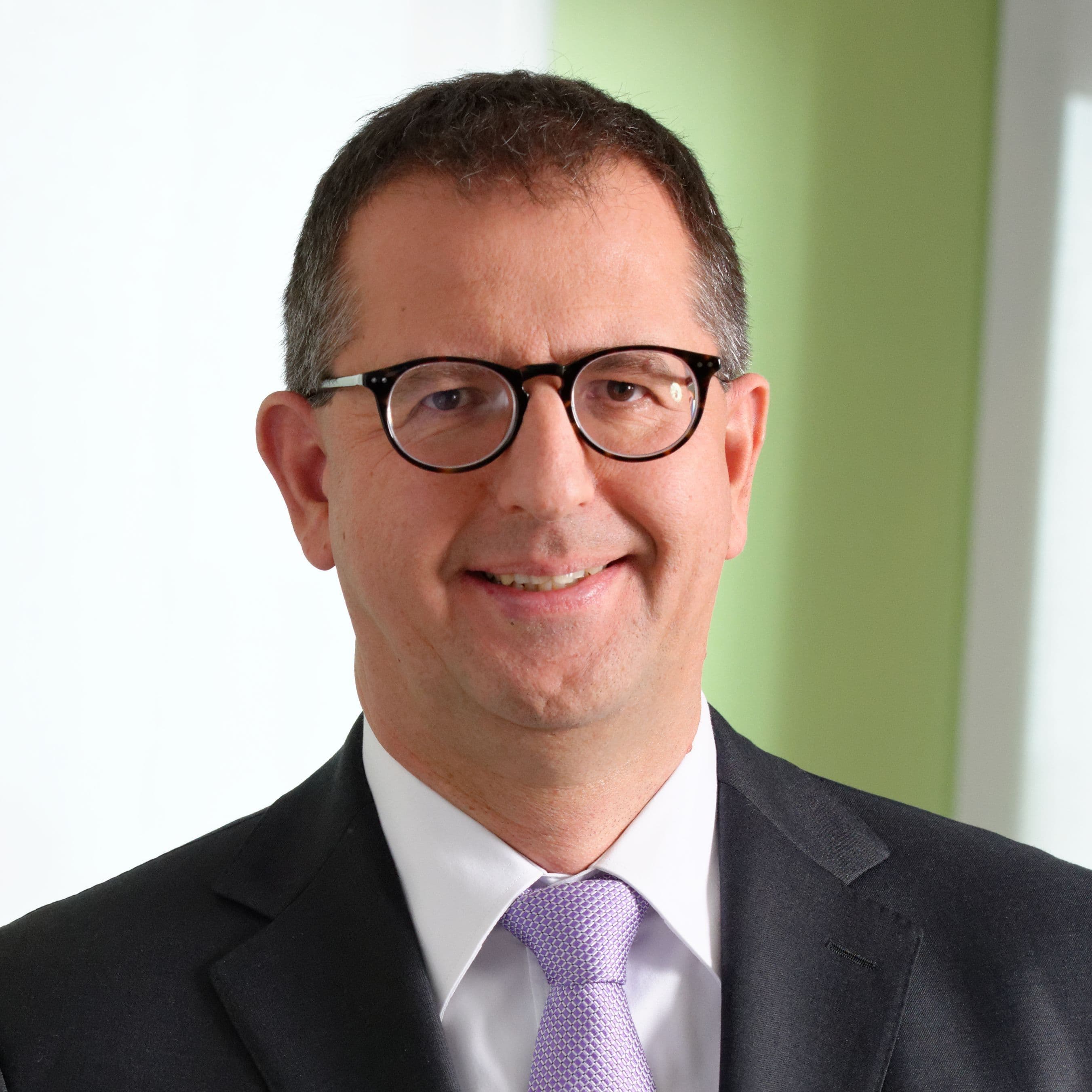 Dr. Dennis Lippmann erhält den Meyer-Galow-Preis für Wirtschaftschemie 2023. (Foto: thyssenkrupp Uhde)